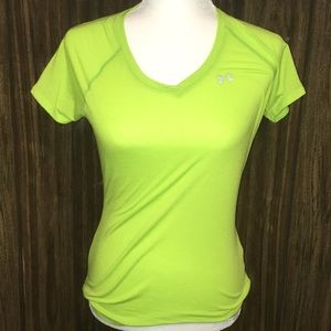 Under armour, loose fit, heat gear, short sleeve